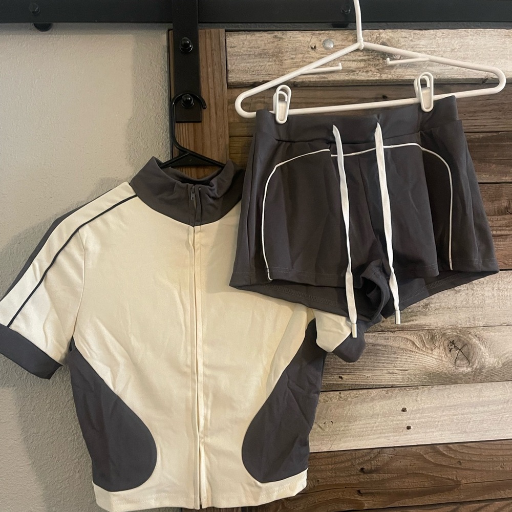 Black and Cream Athletic Set - Picture 3 of 8